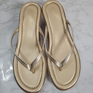 Italian Shoemakers Wedge Thong Gold Sandals Shimmer Low Heel 10